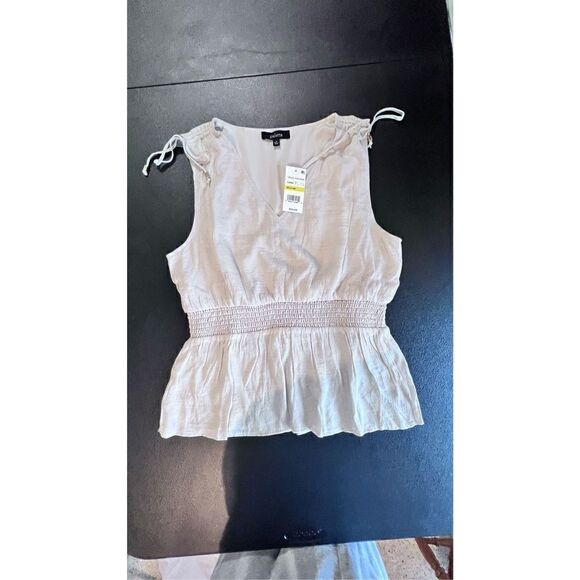 Palette Women's Smocked Gauze Sleeveless Top Light Gray Size Medium NWT P1-92 - Picture 3 of 10
